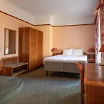 Victoria Hotel 3*