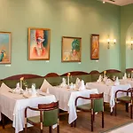 Victoria Hotel