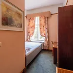 Victoria Hotel