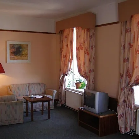 Victoria Hotel 3*